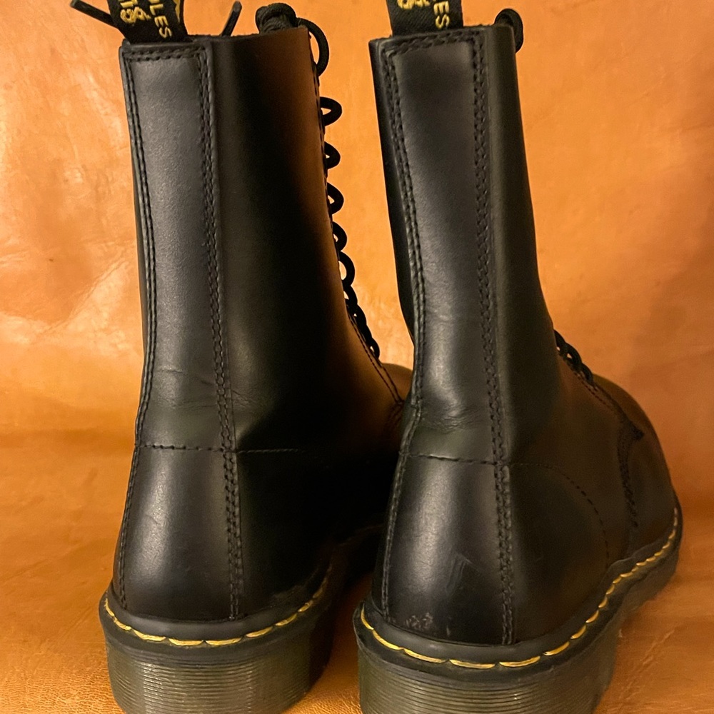 Dr Martens Leather 1919 Boots Unisex Steel Toe Boot US 9 EU 42 Like New